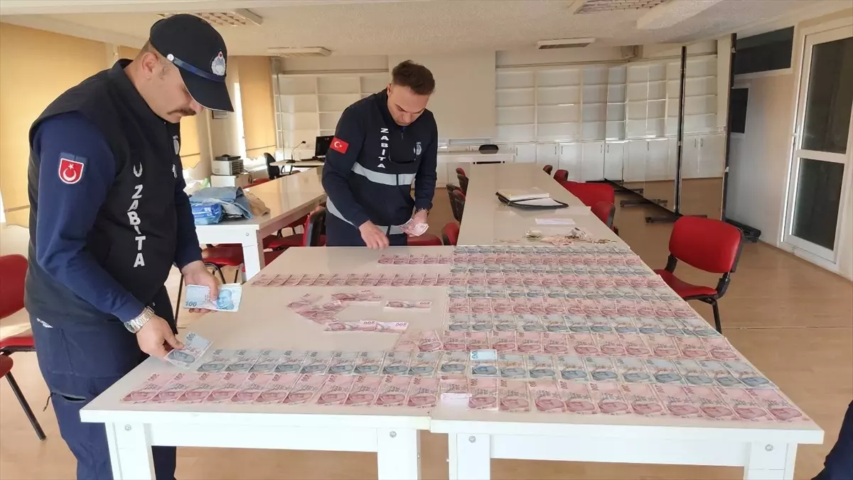 Dilencinin Üzerinde 50 Bin Lira Bulundu