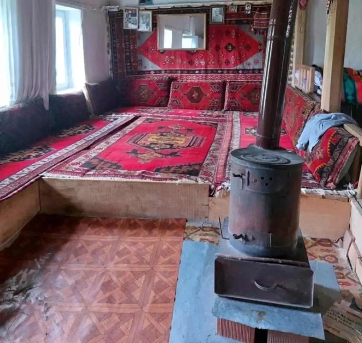 Divriği’de Şok Hırsızlık: 500 Bin TL’lik Eşyalar Çalındı