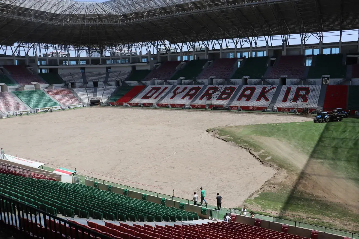 Diyarbakır Stadyumu’nda Altyapı Çalışmaları Başladı