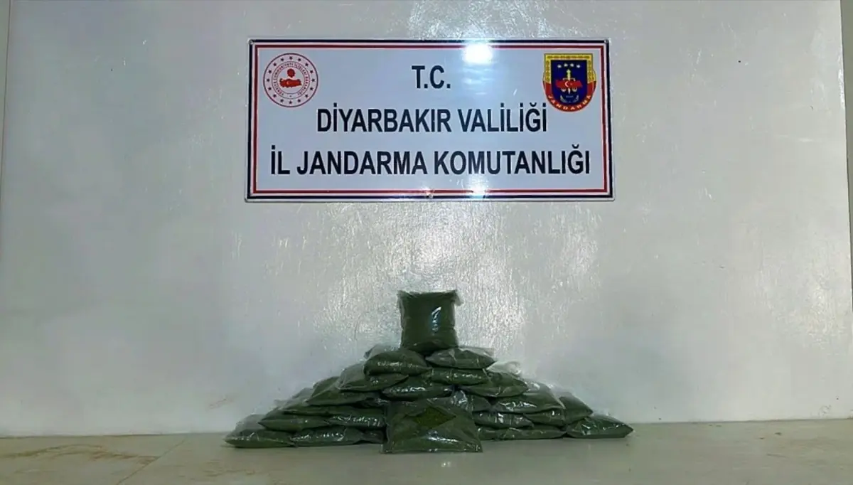 Diyarbakır’da 77 Kilo Esrar Ele Geçirildi