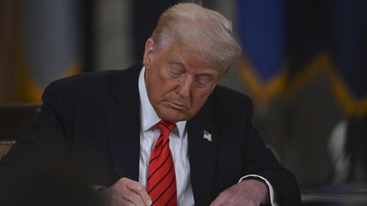Donald Trump, göçmenler için ‘ABD dışına ücretsiz uçuş’ kararnamesini imzaladı