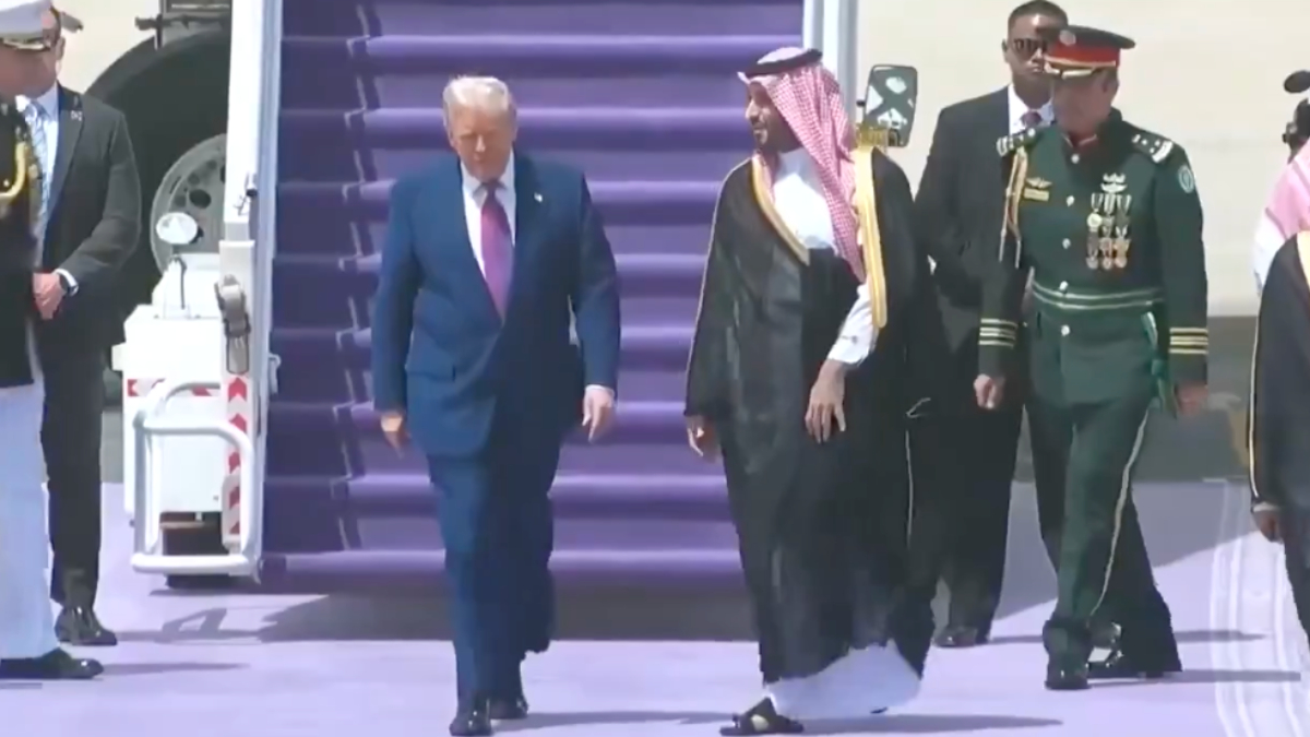 Donald Trump, Suudi Arabistan’da ikram edilen kahveyi içmedi