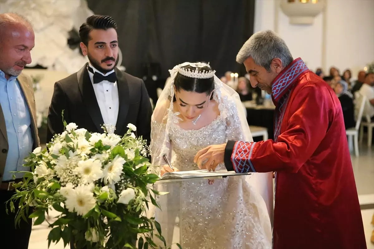 Düğünde Pasta Yerine 21 Kat Kadayıf