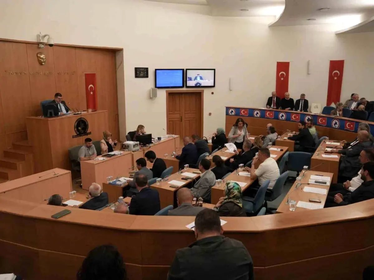 Düzce Belediye Meclisi’nde Su Basıncı Sorunu ve İmar Düzenlemeleri Görüşüldü
