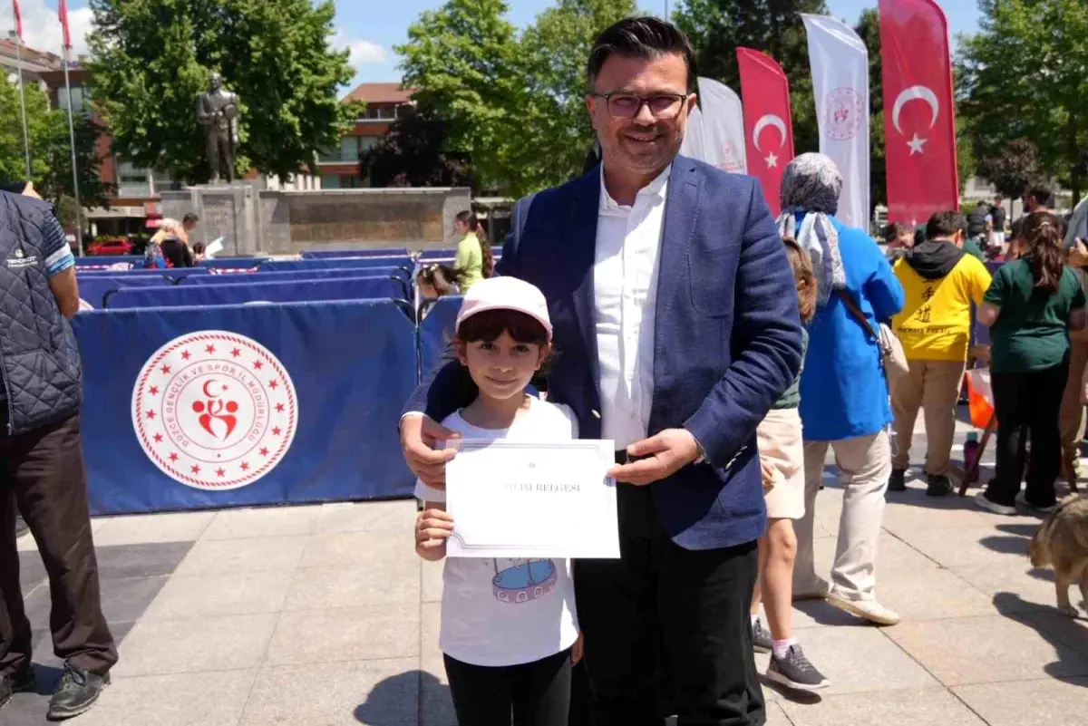 Düzce’de 2025 Aile Yılı Oryantiring Etkinliği Düzenlendi