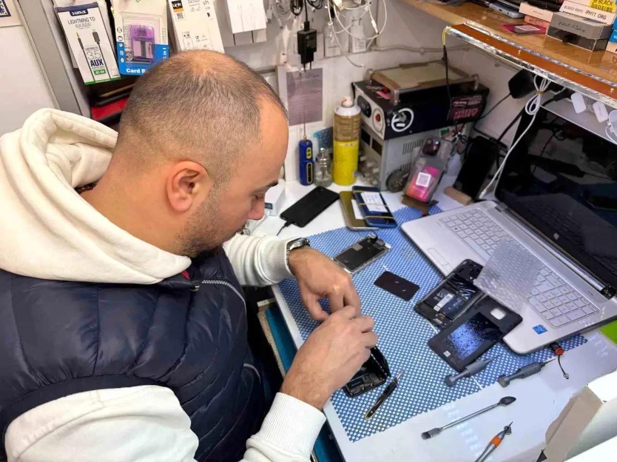 Düzce’de Telefon Tamirine Yoğun İlgi