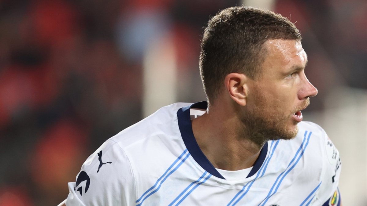 Edin Dzeko’dan çarpıcı paylaşım!