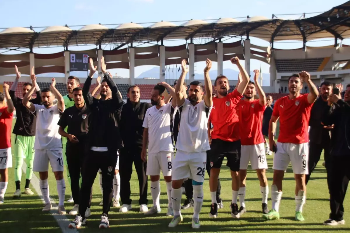 Efsane geri dönüyor! Süper Lig’in eski takımı Manisaspor namağlup şampiyon oldu