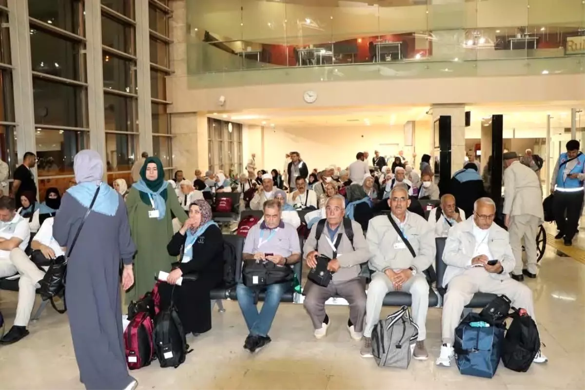 Elazığ’dan Hac Kafileleri Uğurlandı