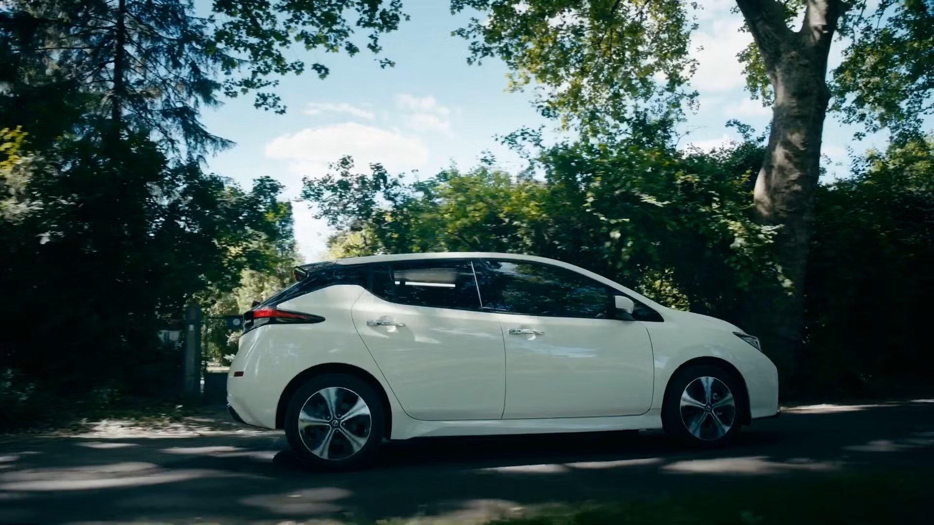 Elektrikli araçlarda güvenlik alarmı: Nissan Leaf, hackerların oyuncağı oldu