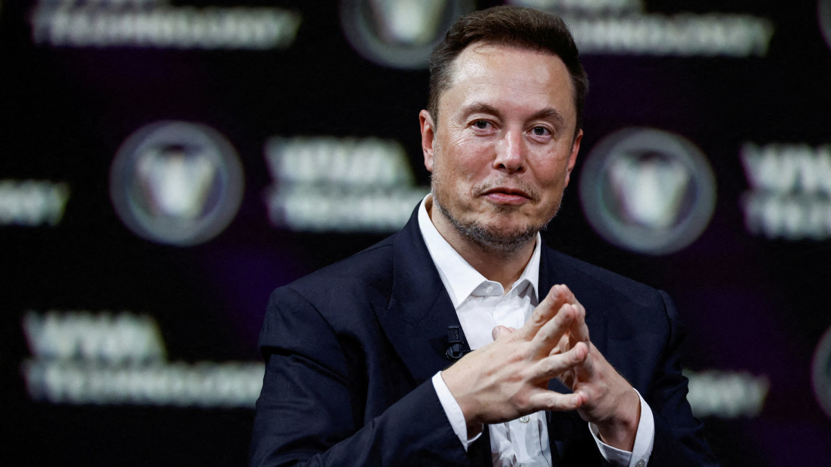 Elon Musk’ın ‘hemşehrilerine’ ayrıcalık: Güney Afrikalılar ABD yolunda