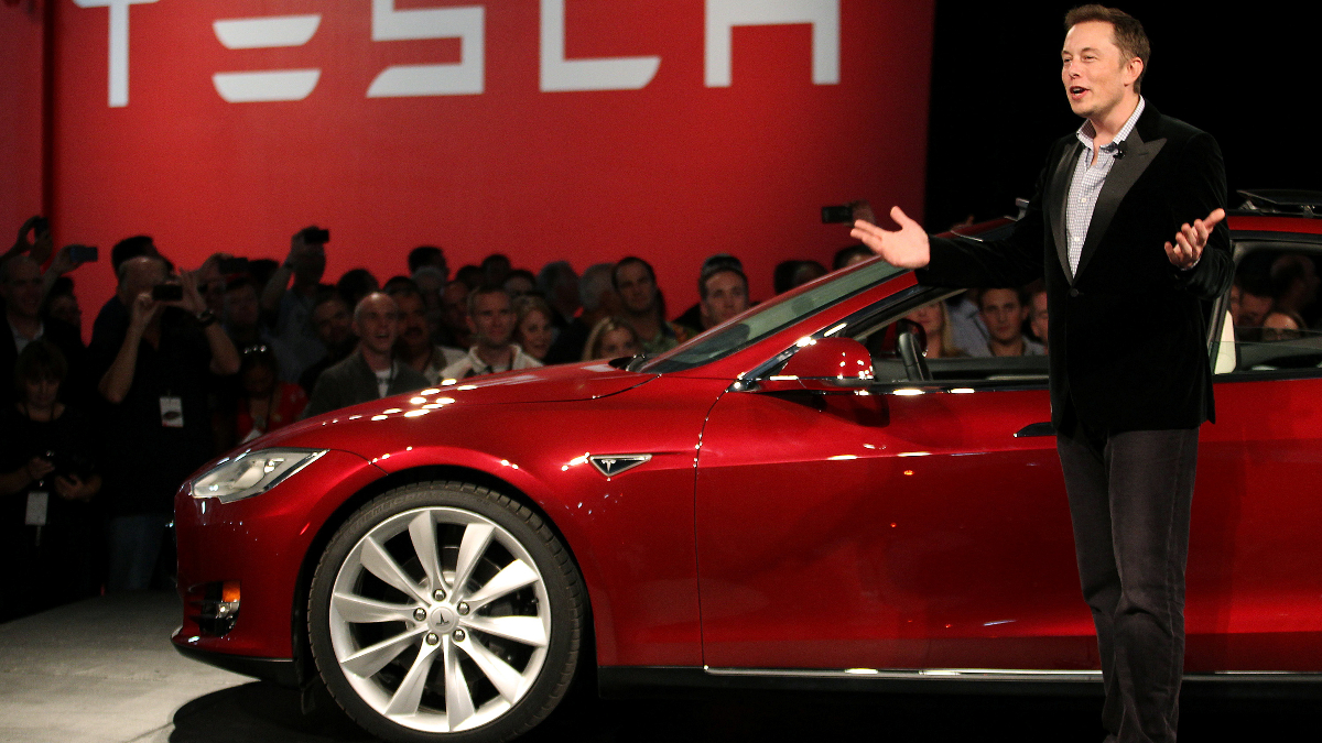 Elon Musk’tan Tesla açıklaması: Hiçbir yere gitmiyorum