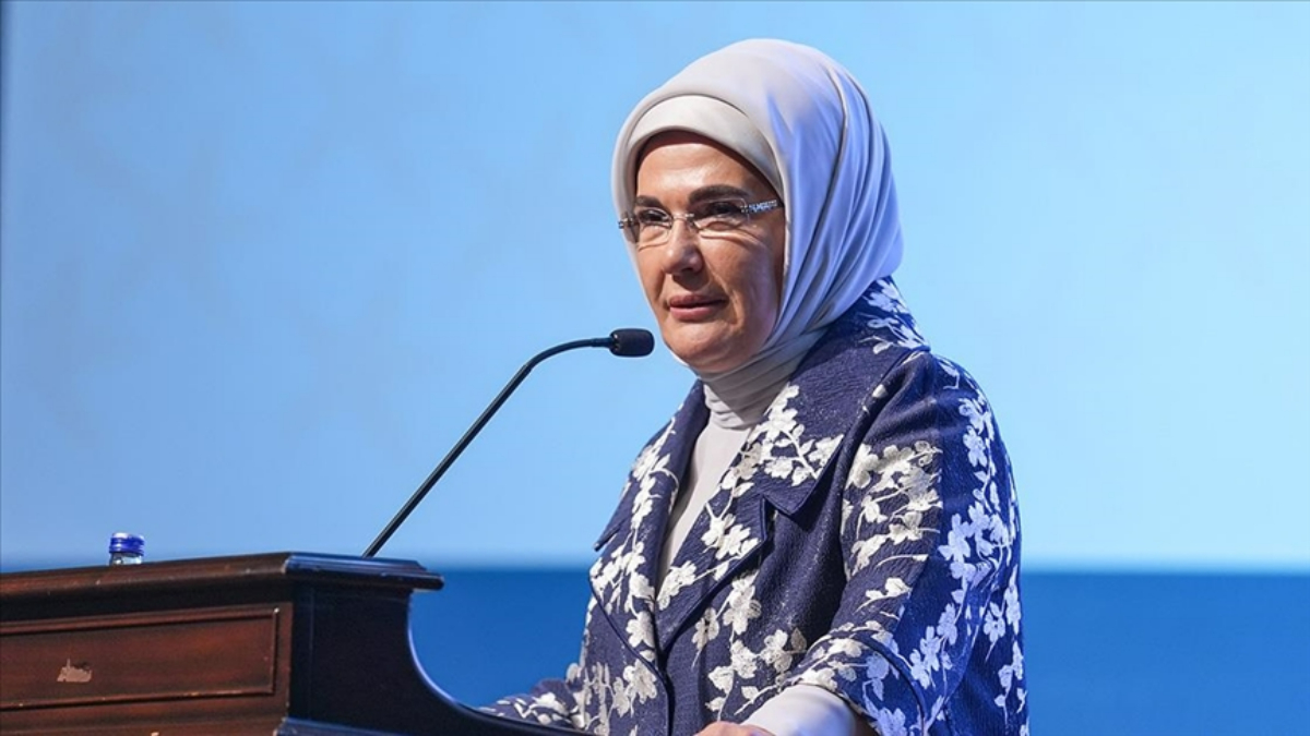 Emine Erdoğan, 19 Mayıs Atatürk’ü Anma Gençlik ve Spor Bayramı’nı kutladı