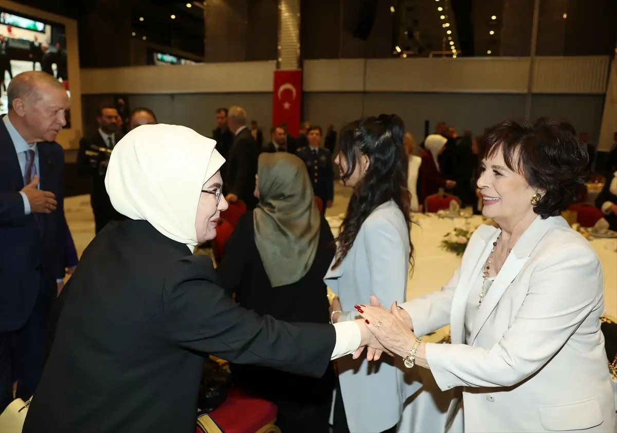 Emine Erdoğan’dan “Anneyle Güçlü Aile, Aileyle Güçlü Türkiye” programına ilişkin paylaşım