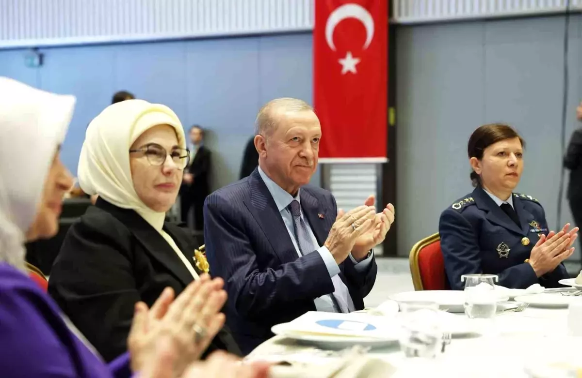 Emine Erdoğan’dan ‘Anneyle Güçlü Aile, Aileyle Güçlü Türkiye’ Programına Katılım