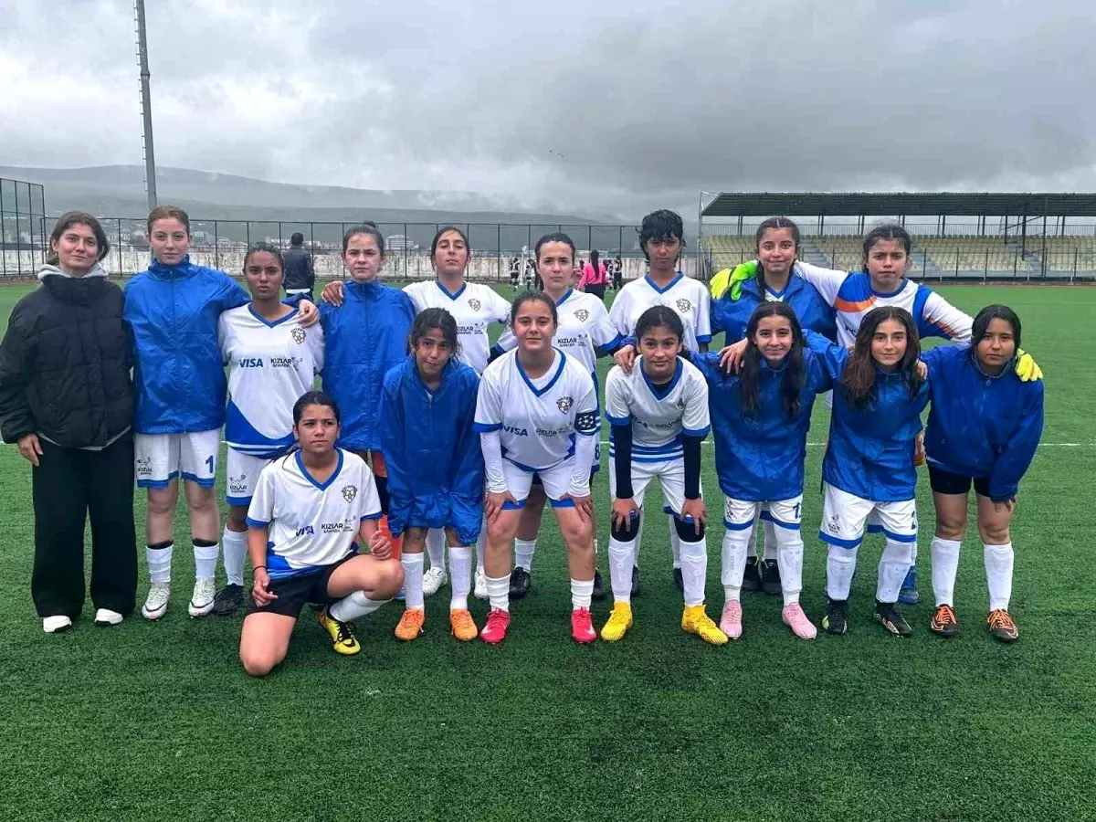 Erzincan Kadın Futbol Takımı Ardahan’a Gidiyor