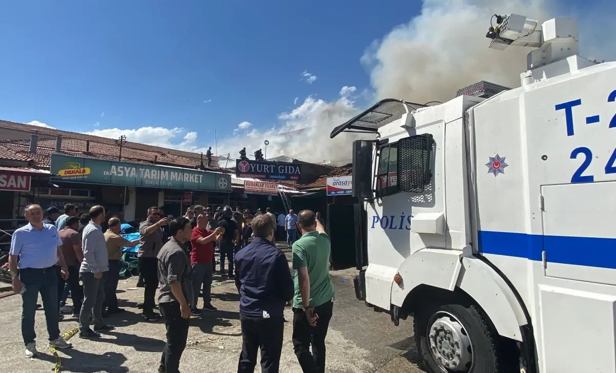 Erzincan’da Yangın 20 İş Yerini Vurdu