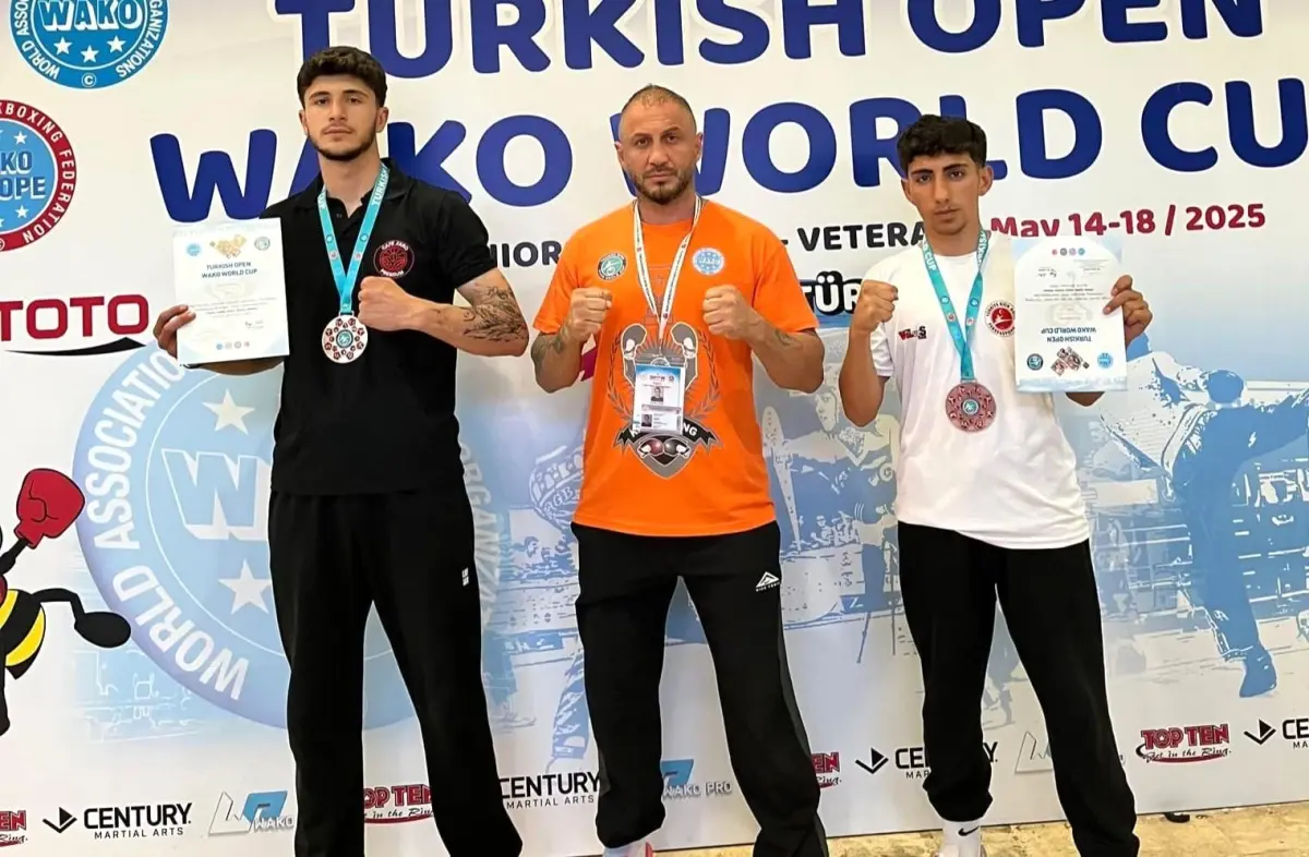 Erzincanlı Sporcular Kick Boks’ta Başarı Elde Etti