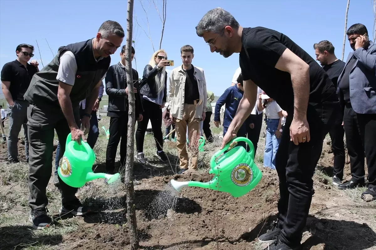 Erzurum’da Eş Zamanlı Fidan Dikimi