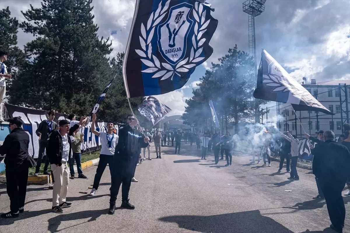 Erzurumspor Taraftarı Takımını Uğurladı