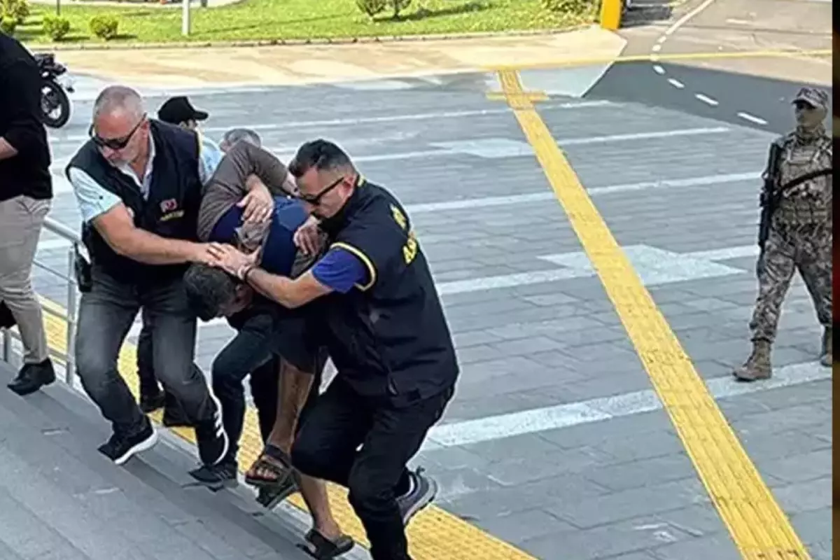 Eşini ütüyle öldüren sanığın çocuğu babasından şikayetçi oldu: En ağır şekilde cezalandırılsın