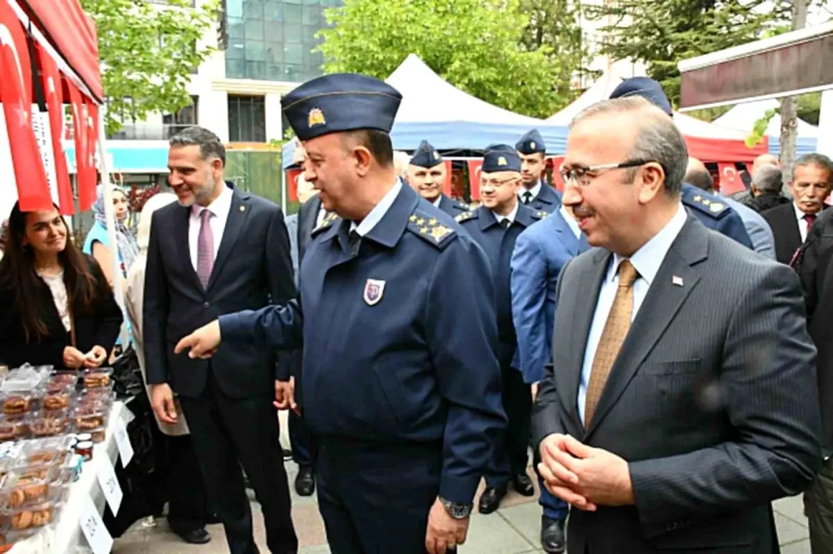 Eskişehir’de Hayır Çarşısı Düzenlendi