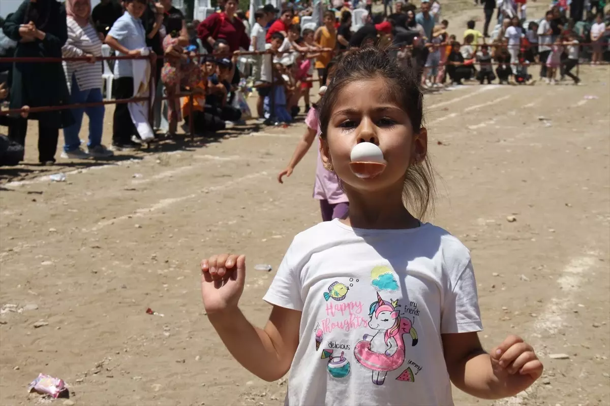 Eskiyörük’te Çocuk Oyunları ve Uçurtma Şenliği Düzenlendi