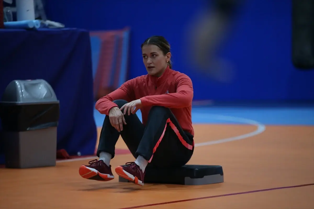 Esra Yıldız Kahraman, Altın Madalya Peşinde