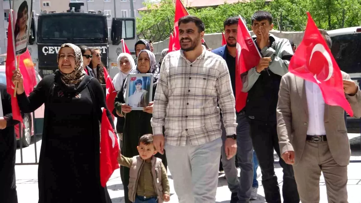 Evlatlarına Kavuşmak için Mücadele Eden Aileler Eylemlerine Devam Ediyor