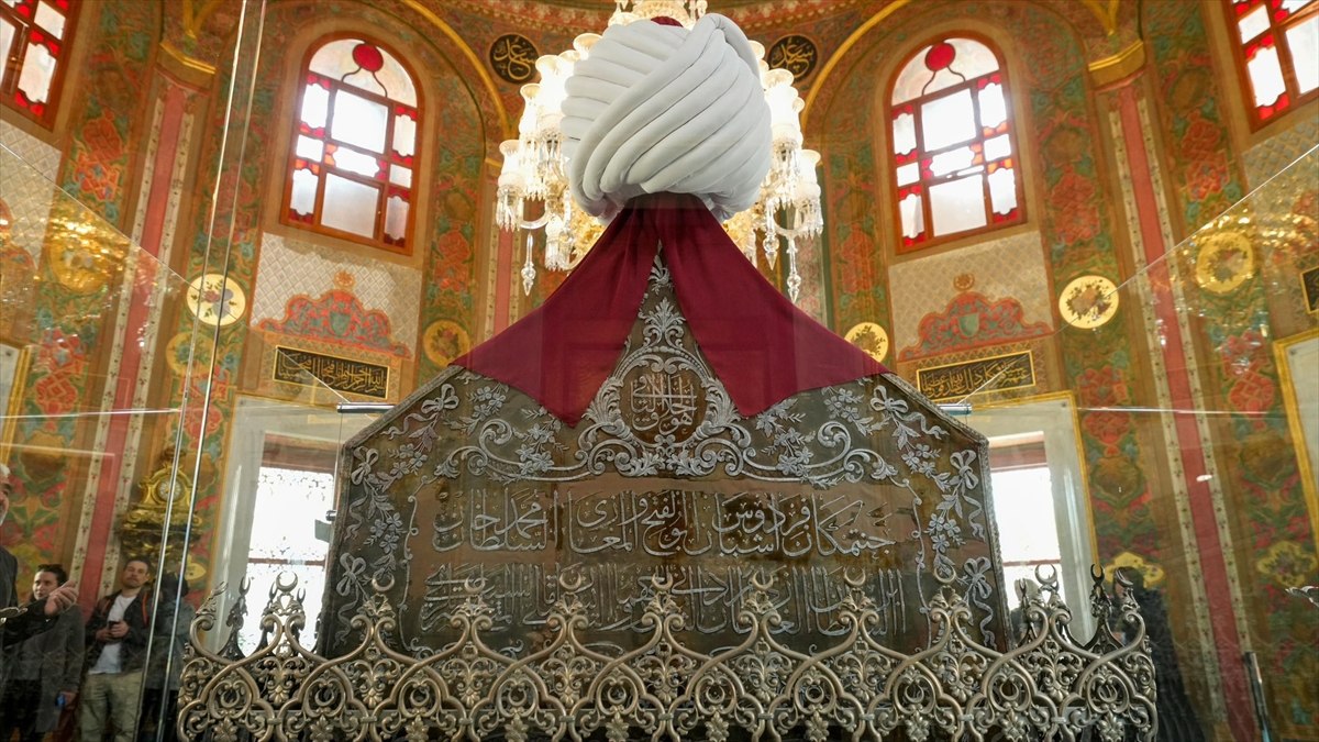 Fatih Sultan Mehmet Han, vefatının 544’üncü yıl dönümünde kabri başında anıldı