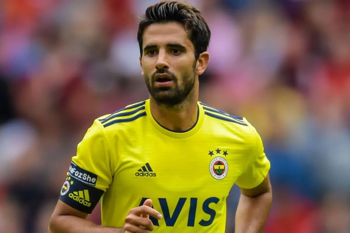 Fenerbahçe’nin eski futbolcusu Alper Potuk’a büyük şok: Sahadan çekilin talimatı pahalıya patladı