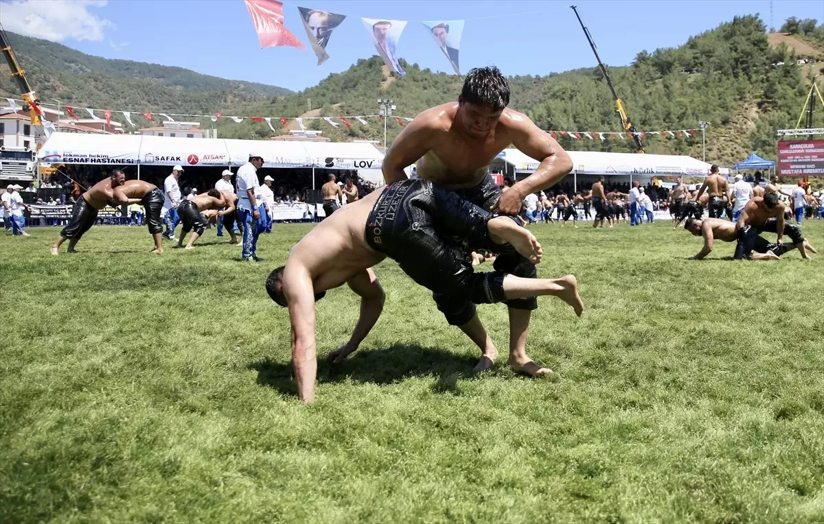 Fethiye’de Yağlı Güreşlerin Şampiyonu Aktürk