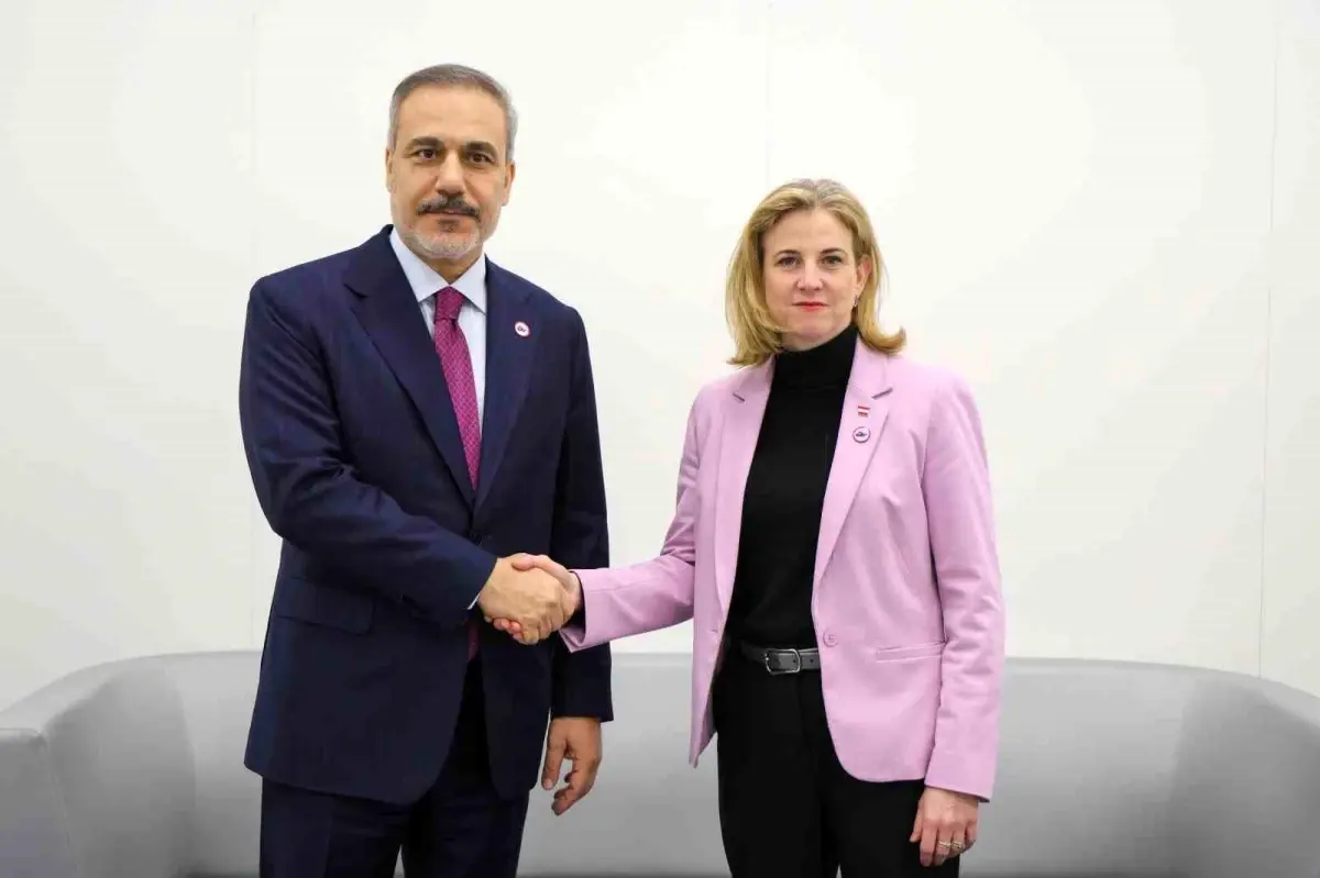 Fidan, Avusturya Bakanı ile Görüştü