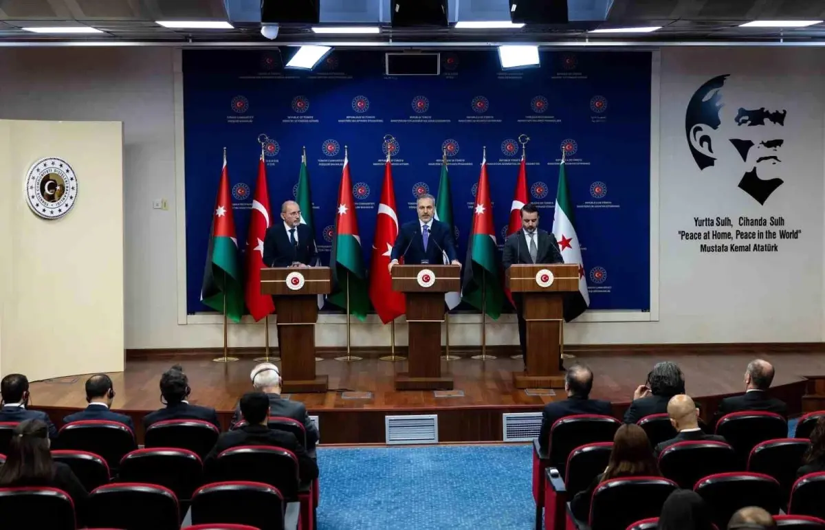 Fidan: Suriye’nin İstikrarı İçin YPG Tehdidi Önemli