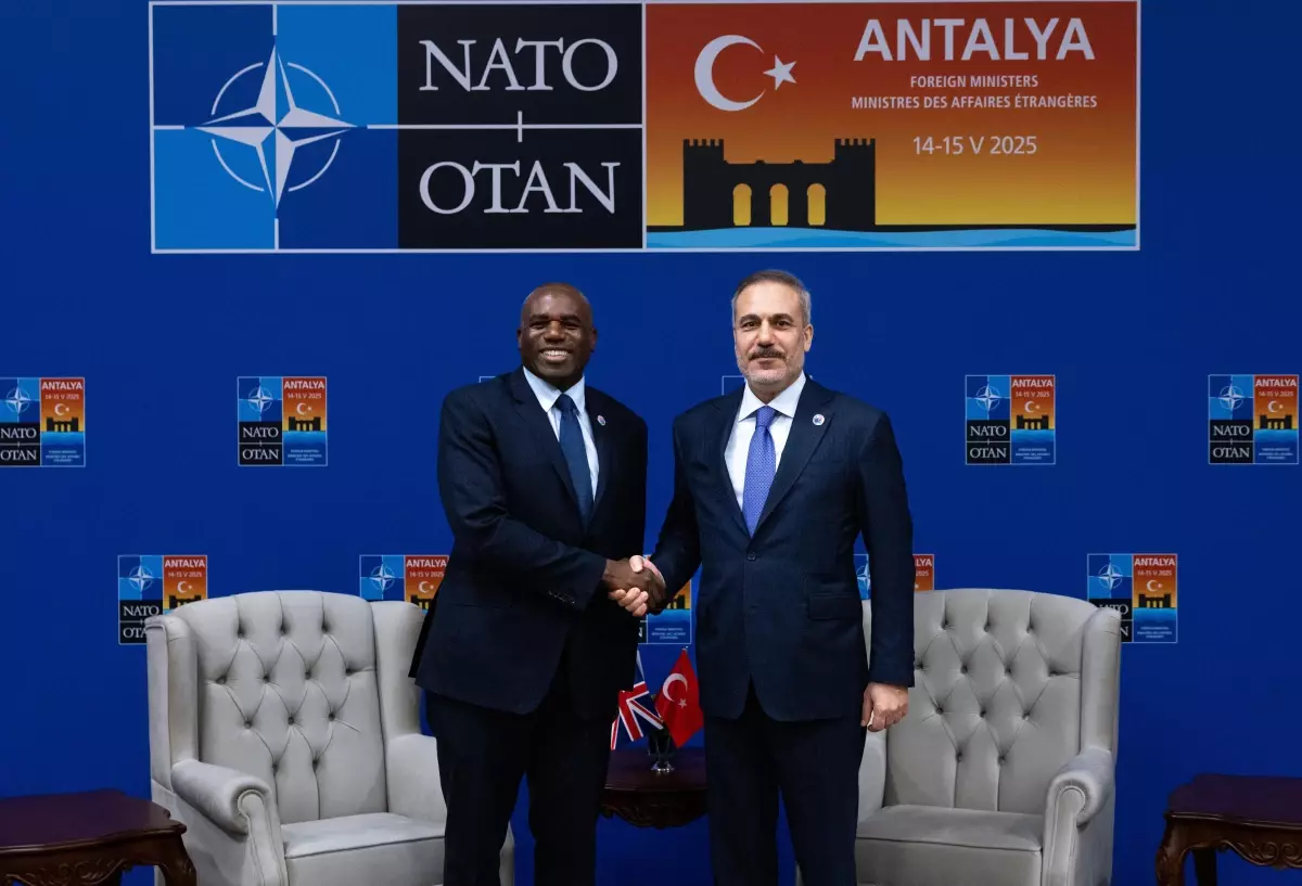 Fidan ve Lammy NATO Zirvesinde Bir Araya Geldi