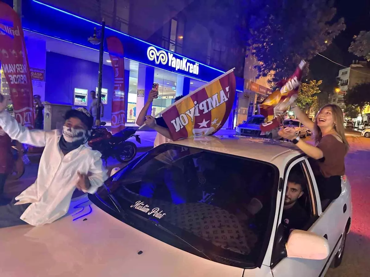 Galatasaray 25. Şampiyonluğunu İlan Etti