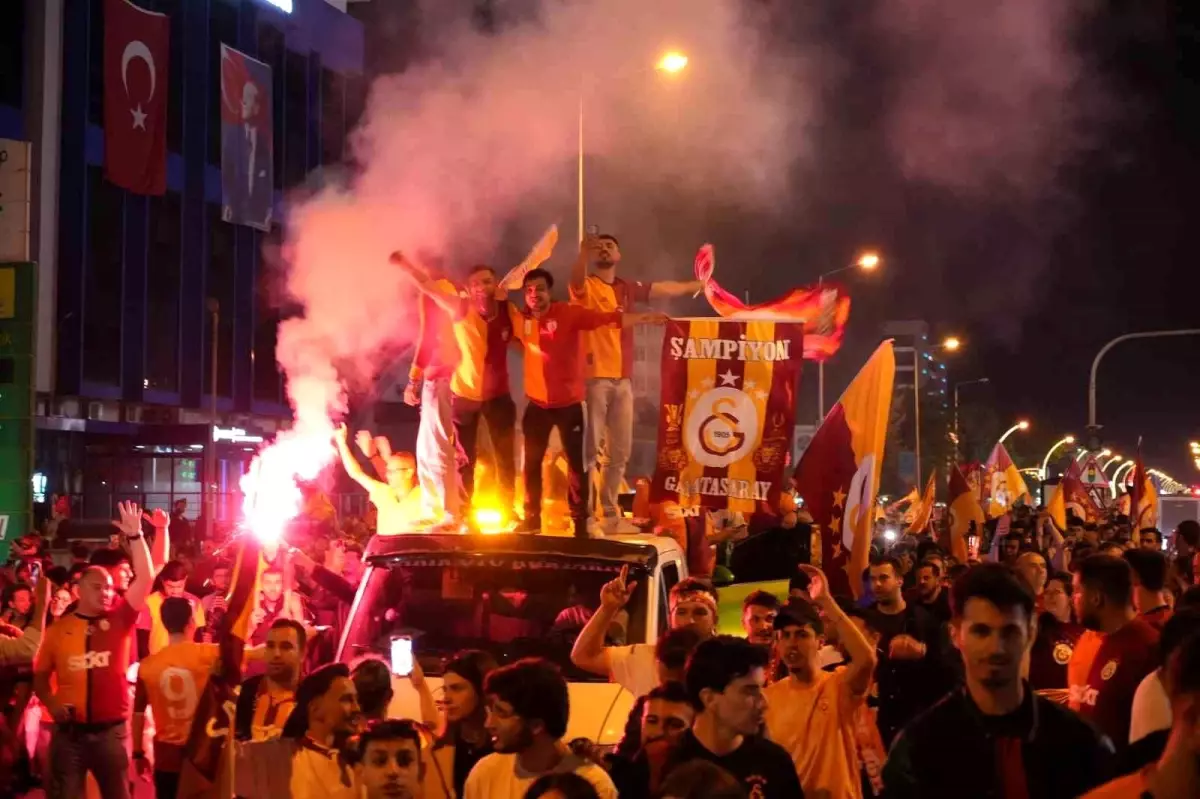 Galatasaray 25. Şampiyonluğunu Kutladı
