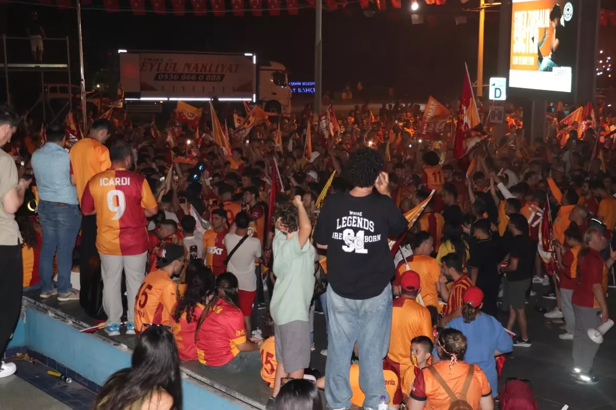 Galatasaray Şampiyonluğunu Antalya’da Kutladı
