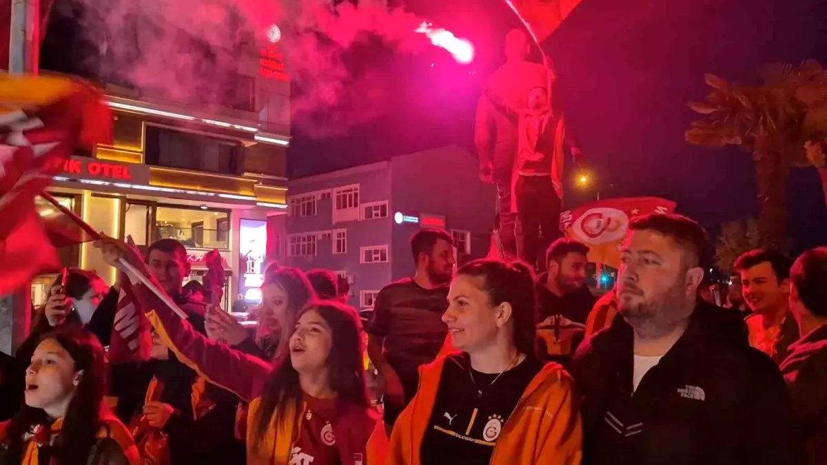 Galatasaray Şampiyonluğunu Tekirdağ’da Kutladı