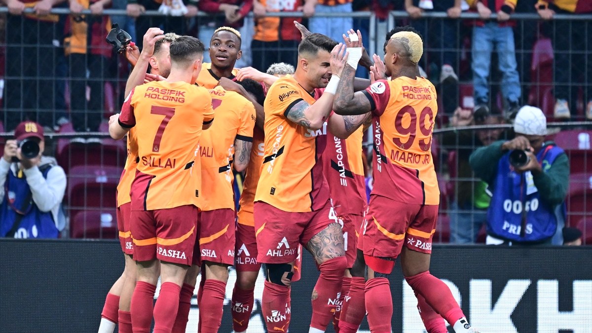 Galatasaray, Süper Lig’de sahasındaki yenilmezliğini sürdürdü