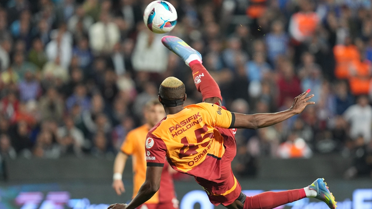 Galatasaray taraftarları yönetimden Osimhen’i istedi: Niyeryalı golcünün tepkisi gündem oldu