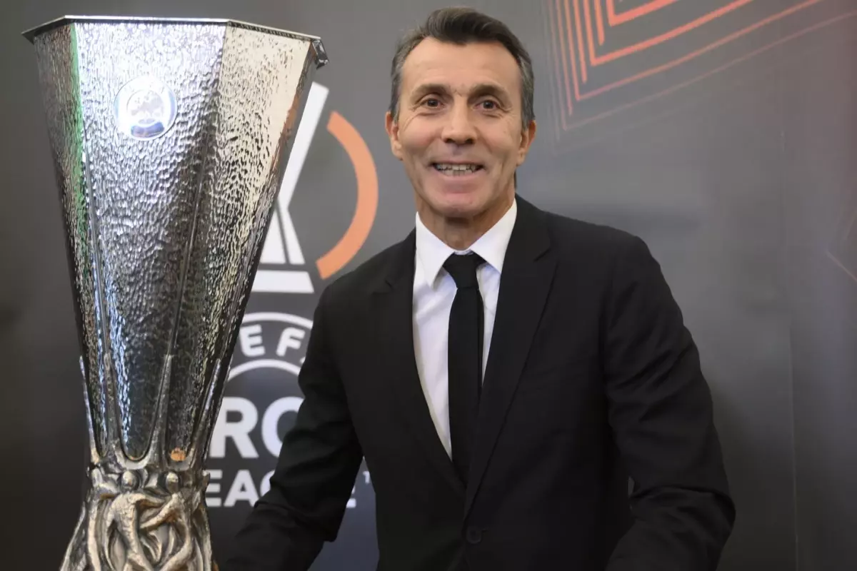Galatasaray’ın efsanesi Bülent Korkmaz’dan Muslera’ya kupa göndermesi