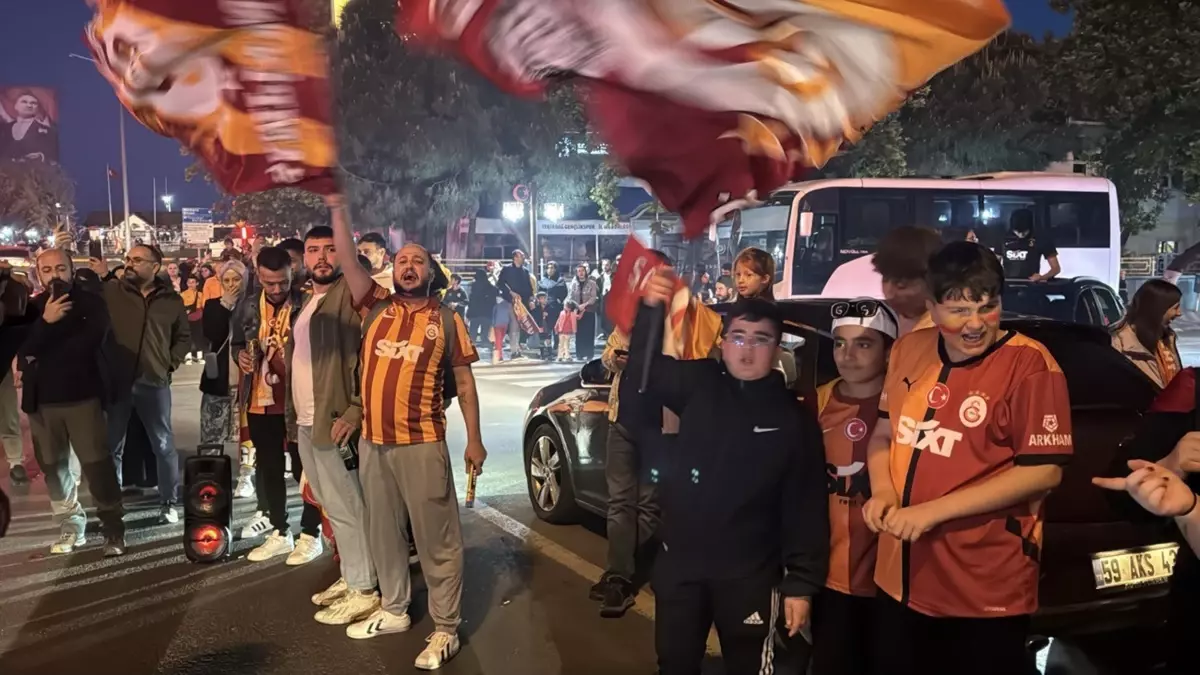 Galatasaray’ın Şampiyonluğu Coşkuyla Kutlandı