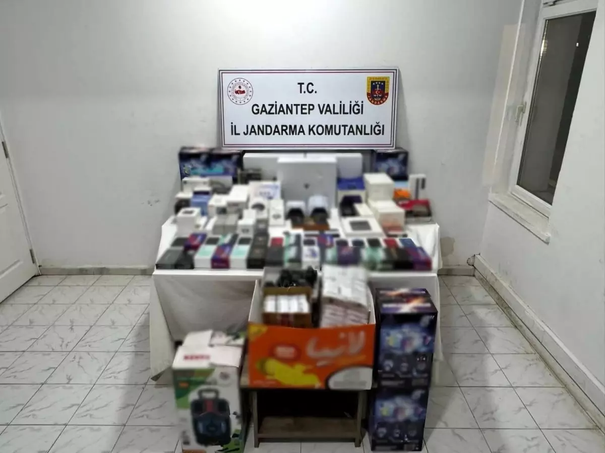 Gaziantep’te 2 milyon TL değerinde kaçak elektronik eşya ele geçirildi