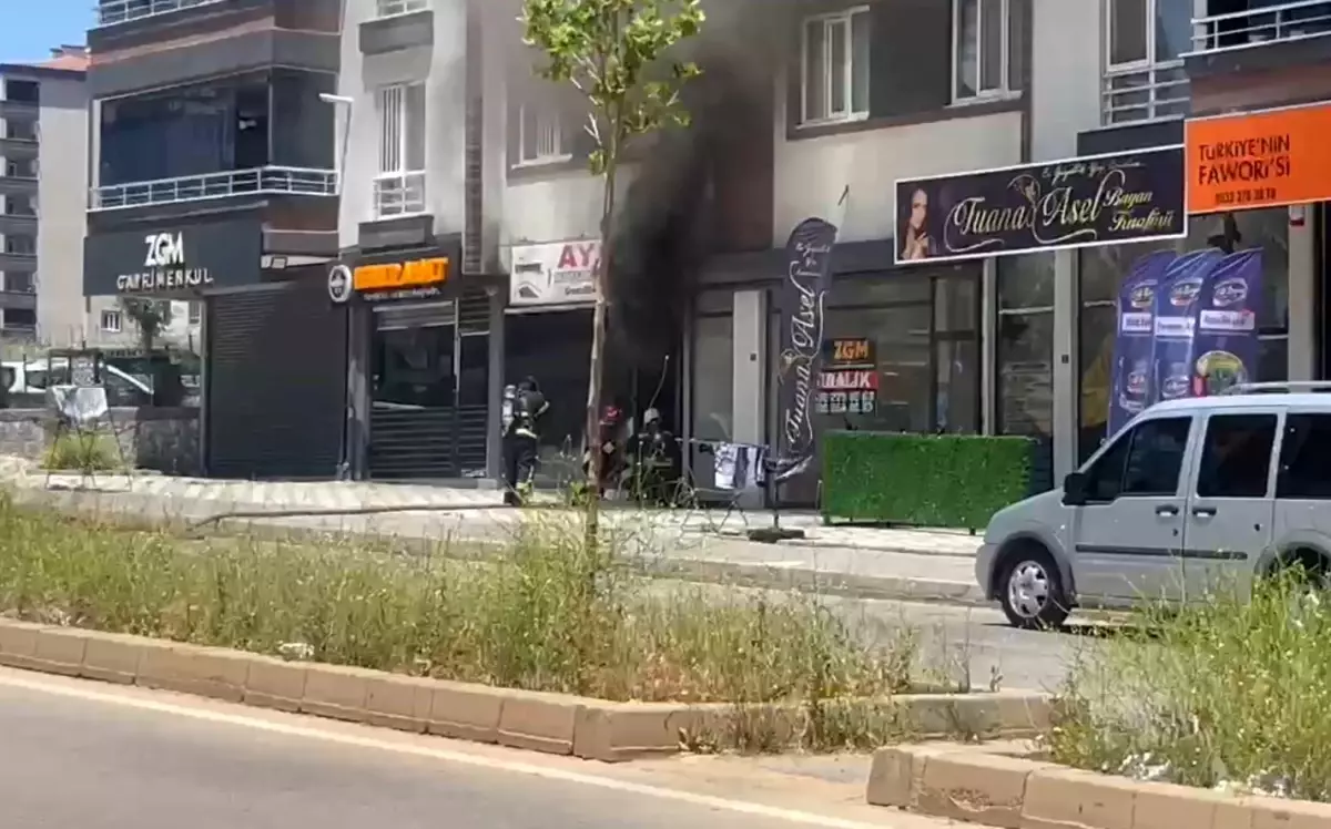 Gaziantep’te Marangoz Dükkanında Yangın Çıktı