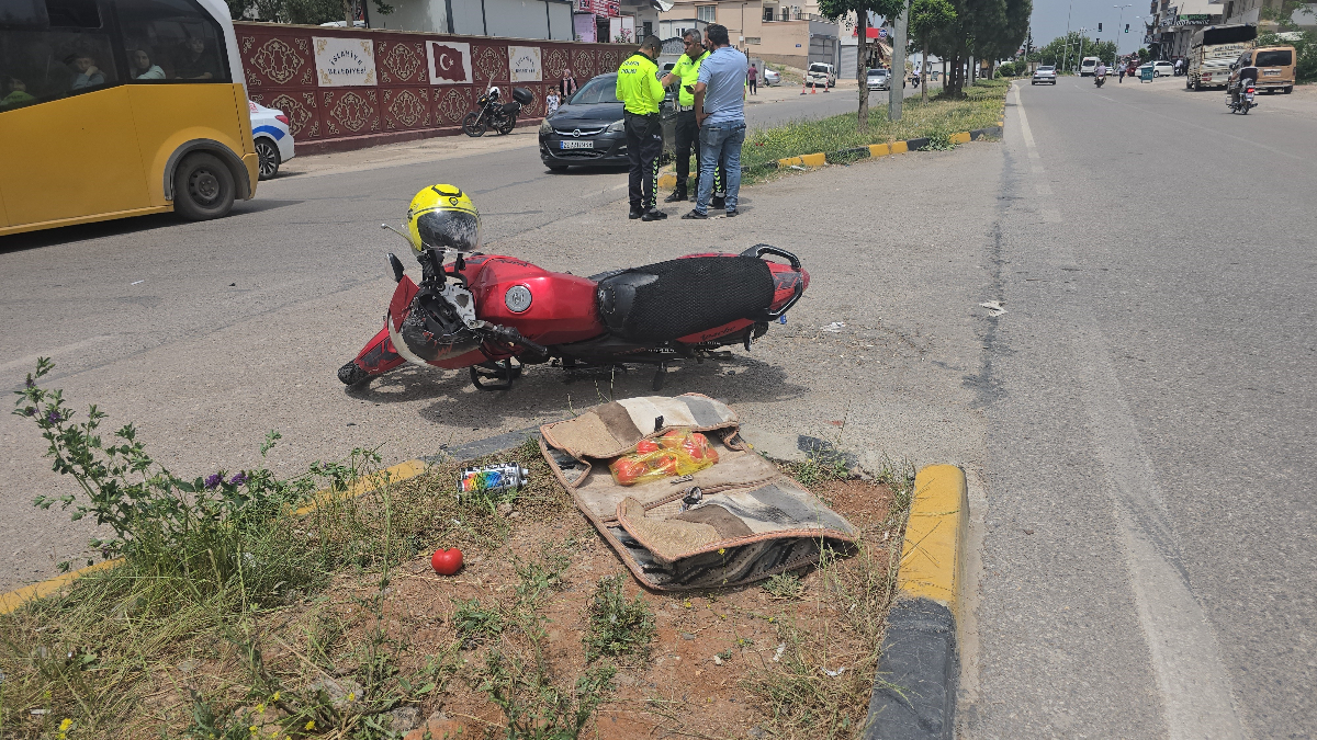 Gaziantep’te otomobil ile çarpışan motosikletli yaralandı