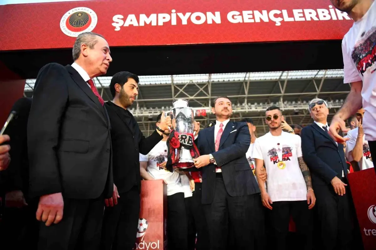 Gençlerbirliği Süper Lig’e Yükseldi