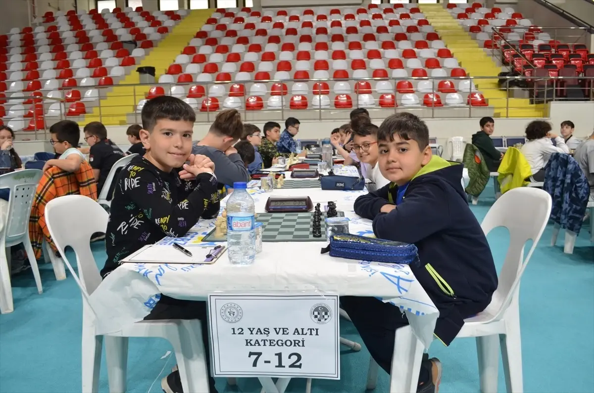 Gençlik Satranç Turnuvası Başladı