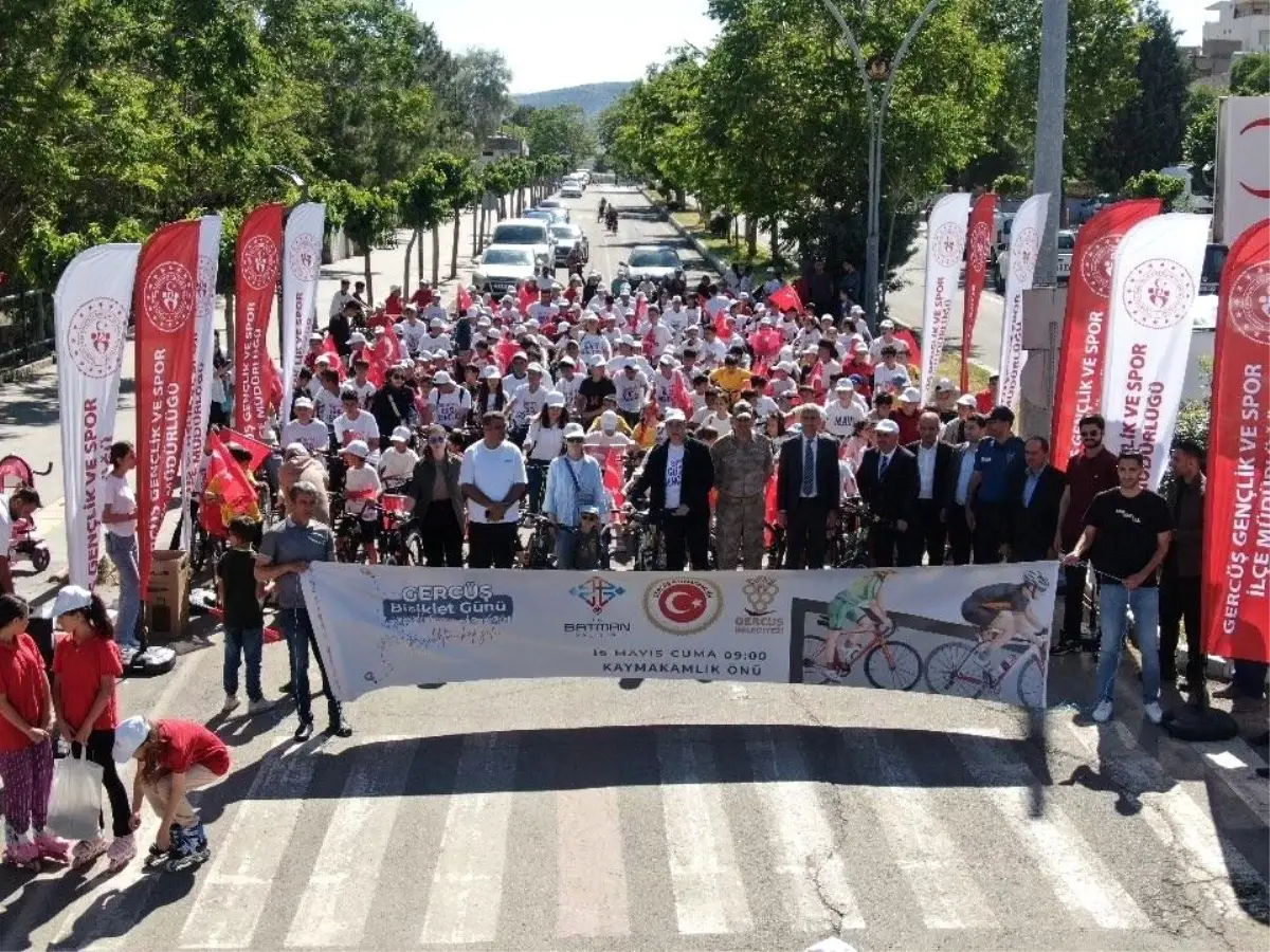 Gercüş’te 19 Mayıs Kutlamaları Kapsamında Bisiklet Turu Düzenlendi