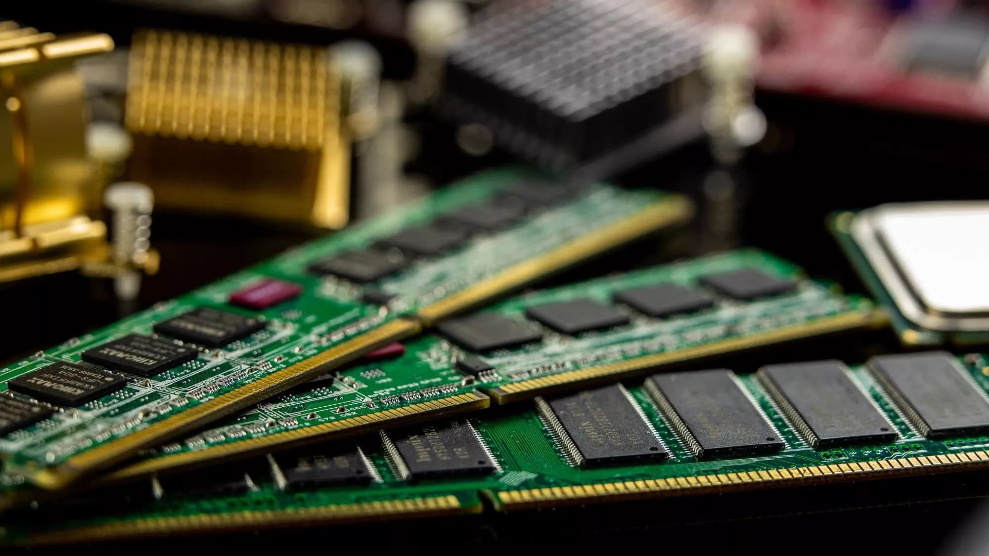 Günümüz bellek kapasitelerini 10’a katlayan 3D X-DRAM bellek